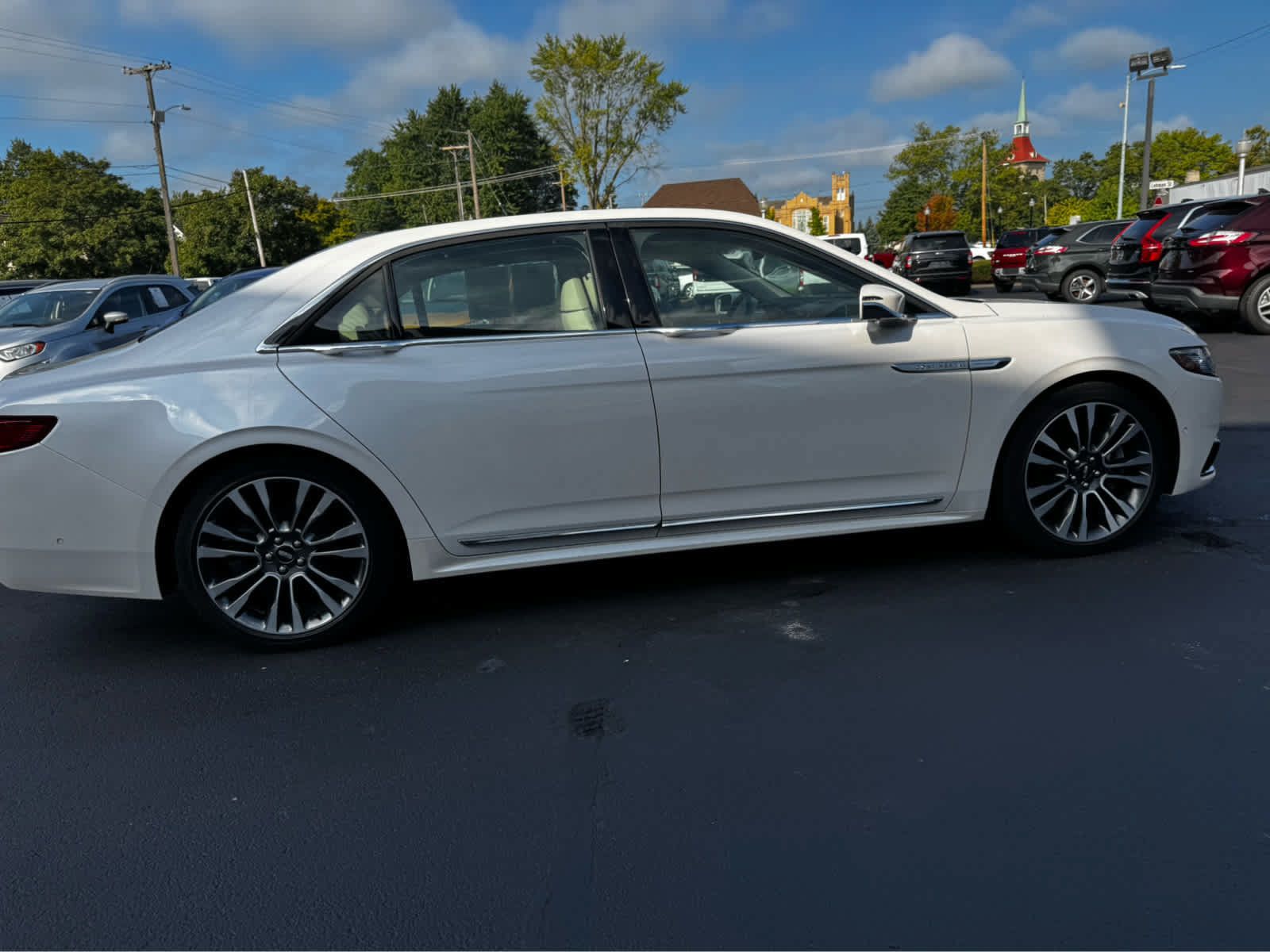 Used 2017 Lincoln Continental Reserve w/ Luxury Package FWD image 14