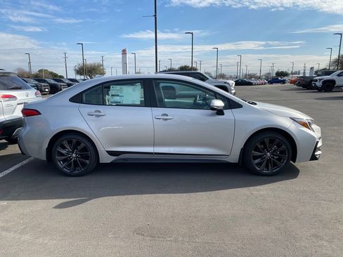 New 2026 Toyota Corolla SE FWD image 4
