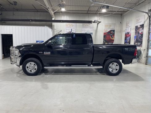 Used 2017 RAM 2500 Tradesman w/ Chrome Appearance Group AWD/4WD image 5
