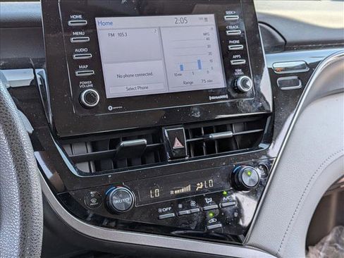 Used 2022 Toyota Camry LE image 4