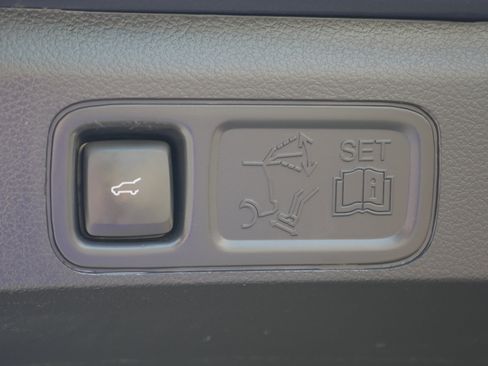 Certified 2023 Ford Expedition Max Platinum image 32