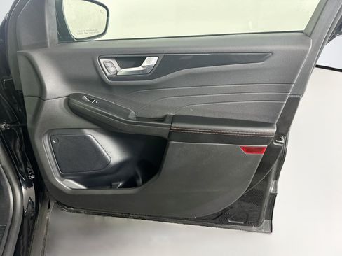 Used 2025 Ford Escape ST-Line FWD image 33