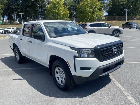 Used 2022 Nissan Frontier S w/ Technology Package image 2