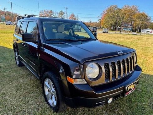 Used 2014 Jeep Patriot Latitude w/ Sun/Sound Group image 3