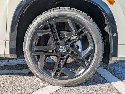 Certified 2026 Volkswagen Tiguan SE R-Line FWD image 11