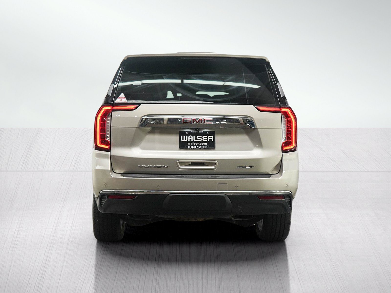 Used 2021 GMC Yukon XL SLT w/ Rear Media and Nav Package AWD/4WD image 4