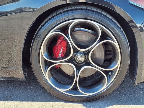 Used 2023 Alfa Romeo Giulia Veloce image 9