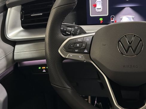 New 2026 Volkswagen Tiguan SE R-Line AWD/4WD image 30