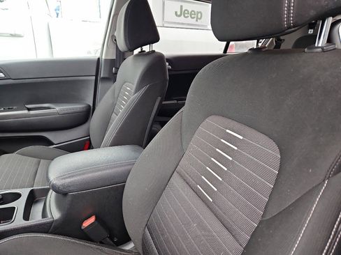 Used 2018 Kia Sportage LX w/ LX Popular Package image 9