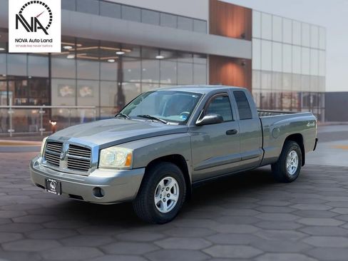 Used 2005 Dodge Dakota SLT AWD/4WD image 4