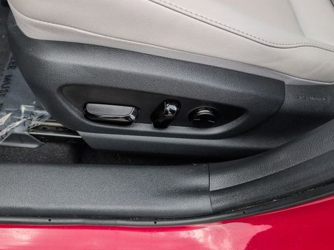 Used 2024 Lexus UX 250h FWD image 9