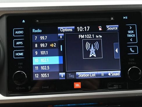 Used 2019 Toyota Tacoma Limited AWD/4WD image 18