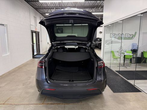 Used 2025 Tesla Model Y Long Range AWD/4WD image 17