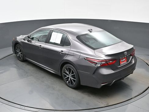 Used 2024 Toyota Camry SE image 36
