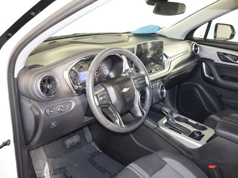 Used 2025 Chevrolet Blazer LT image 36