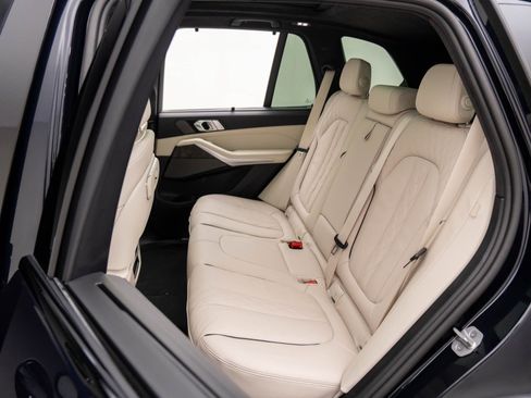 New 2026 BMW X5 M60i image 17