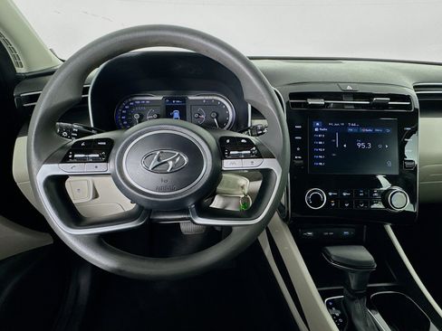 Used 2023 Hyundai Tucson SE FWD image 11