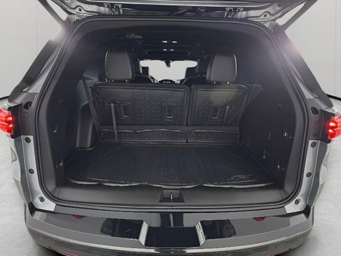 Used 2023 Chevrolet Traverse Premier w/ Redline Edition image 32