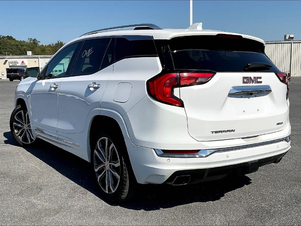 Used 2018 GMC Terrain Denali w/ Advanced Safety Package AWD/4WD image 3