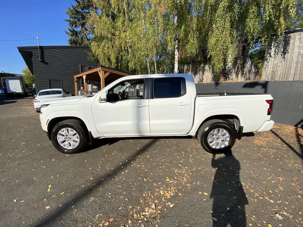 Used 2022 Nissan Frontier SV AWD/4WD image 3