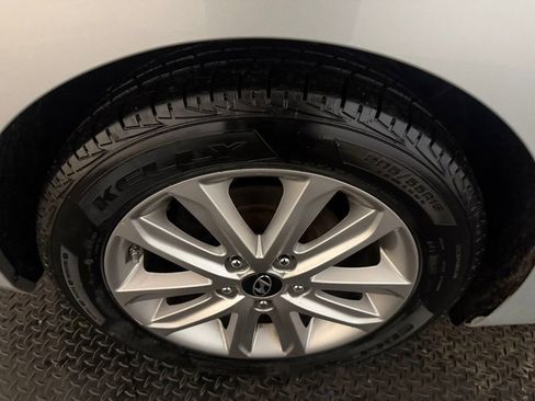 Used 2015 Hyundai Elantra SE w/ Option Group 02 image 16