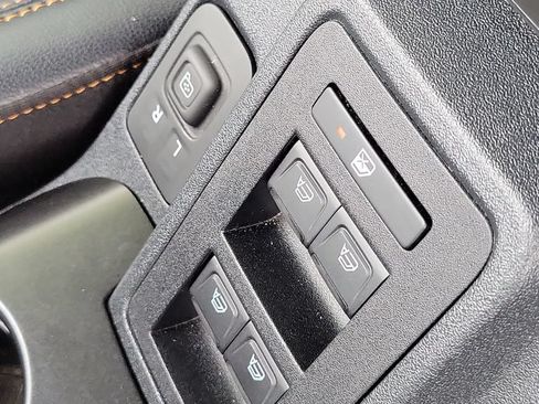 Used 2023 Ford Bronco Badlands w/ Sasquatch Package AWD/4WD image 42
