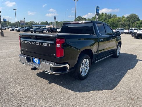 Used 2023 Chevrolet Silverado 1500 LTZ w/ Z71 Off-Road Package AWD/4WD image 6