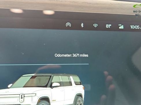 Used 2025 Rivian R1S Premium AWD/4WD image 45