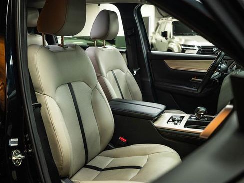 Used 2024 MAZDA CX-90 Plug-In Hybrid w/ Preferred AWD/4WD image 13