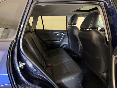 Used 2021 Toyota RAV4 Limited image 31