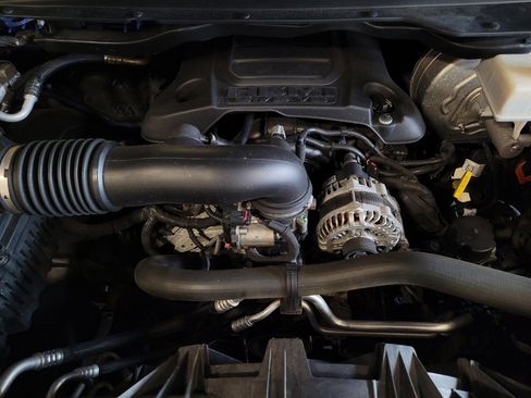 Used 2019 RAM 1500 Laramie RWD image 30