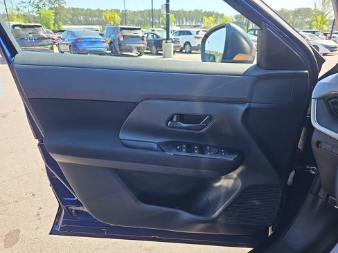Used 2025 Nissan Kicks S FWD image 29