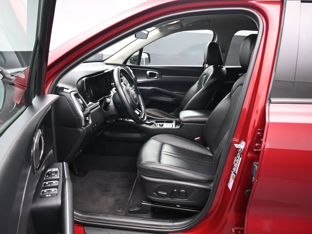 Used 2023 Kia Sorento S FWD image 11