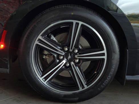 Used 2024 Ford Mustang Convertible image 6