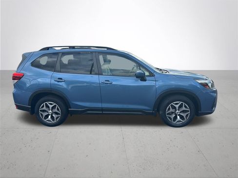 Used 2020 Subaru Forester Premium AWD/4WD image 6