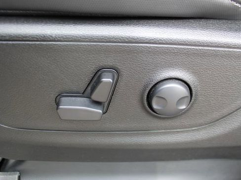 Used 2024 RAM 1500 Big Horn AWD/4WD image 14