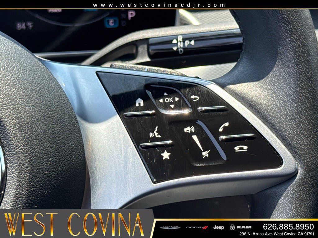 Used 2025 Mercedes-Benz C 300 Sedan image 23