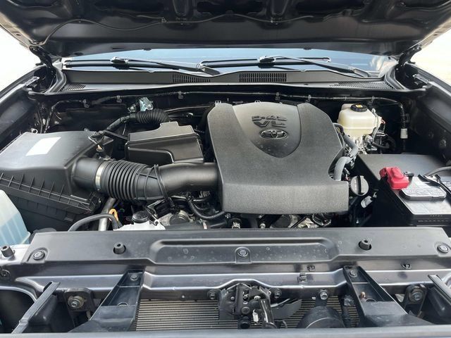 Used 2023 Toyota Tacoma TRD Pro AWD/4WD image 5
