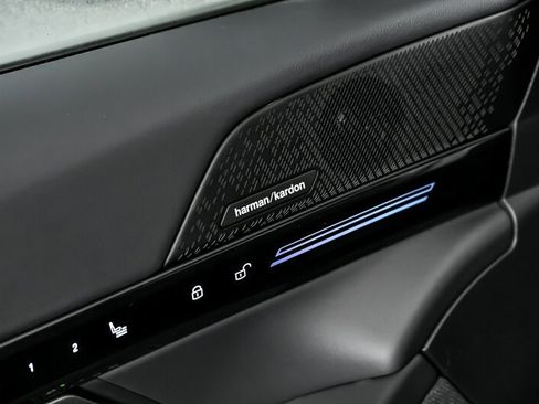 Used 2024 BMW 530i xDrive 530i xDrive w/ M Sport Package image 18