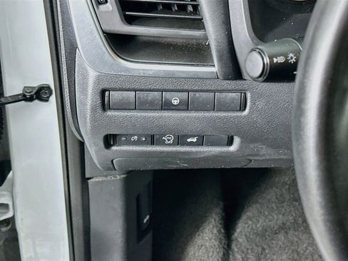 Used 2025 Nissan Rogue SV AWD/4WD image 17