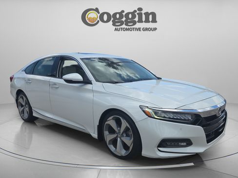 Used 2018 Honda Accord Touring image 7