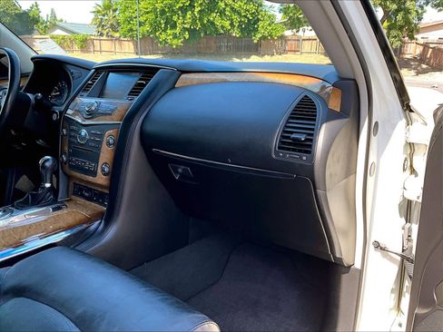 Used 2014 INFINITI QX80 2WD w/ Theater Package image 18