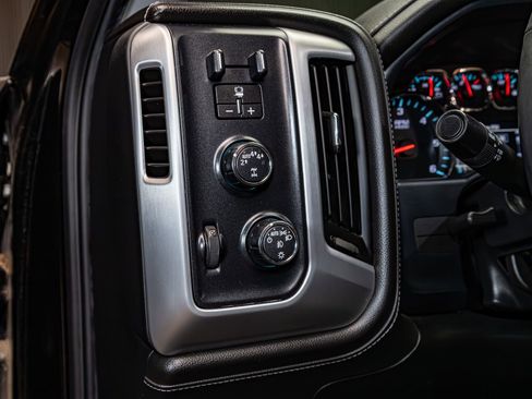 Used 2018 GMC Sierra 1500 SLT image 17