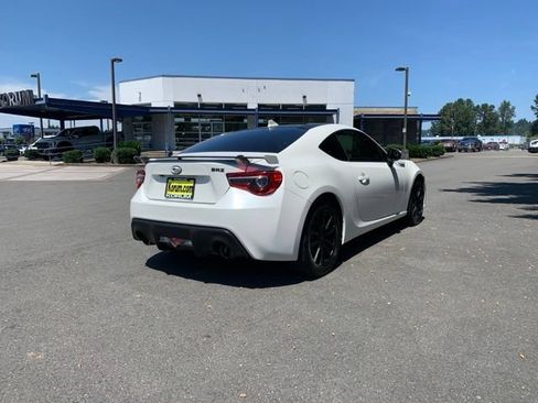 Used 2017 Subaru BRZ Limited w/ Popular Package #2 RWD image 5