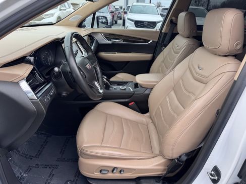 Used 2023 Cadillac XT6 Premium Luxury w/ Platinum Package image 11