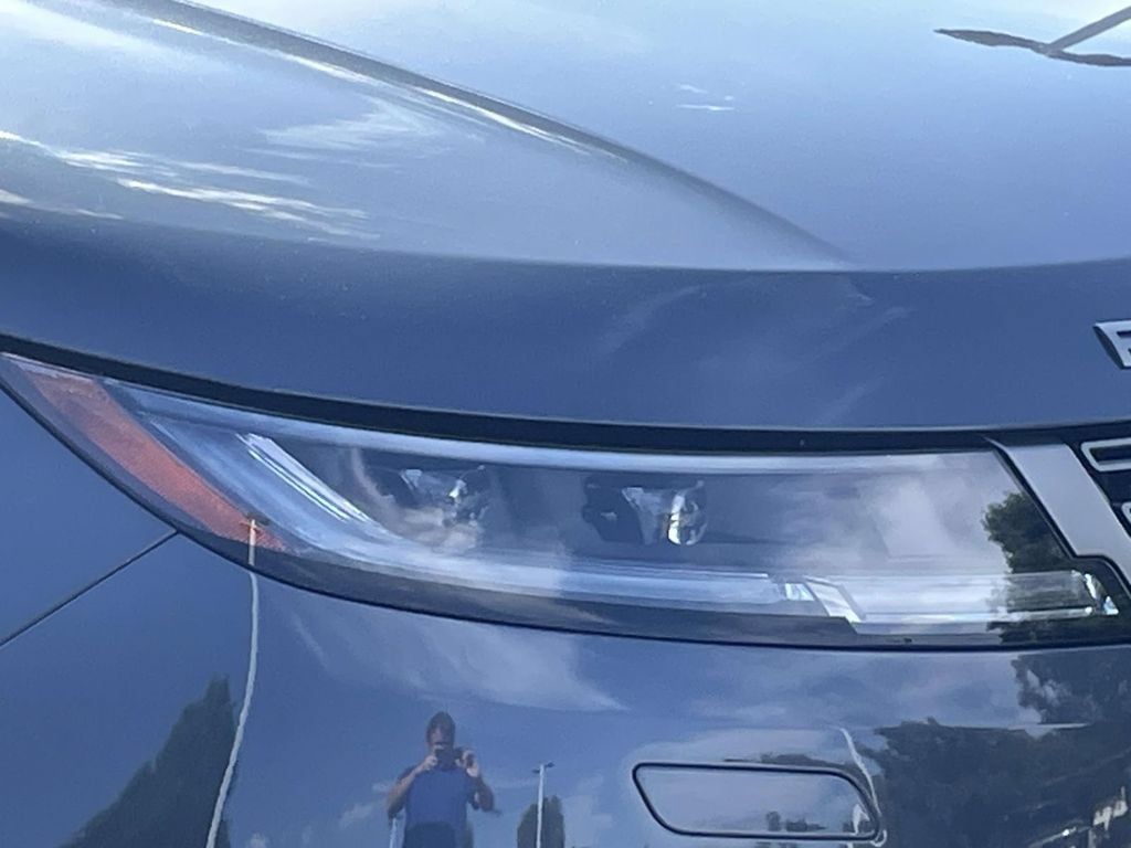 New 2027 Land Rover Range Rover Sport SE AWD/4WD image 4