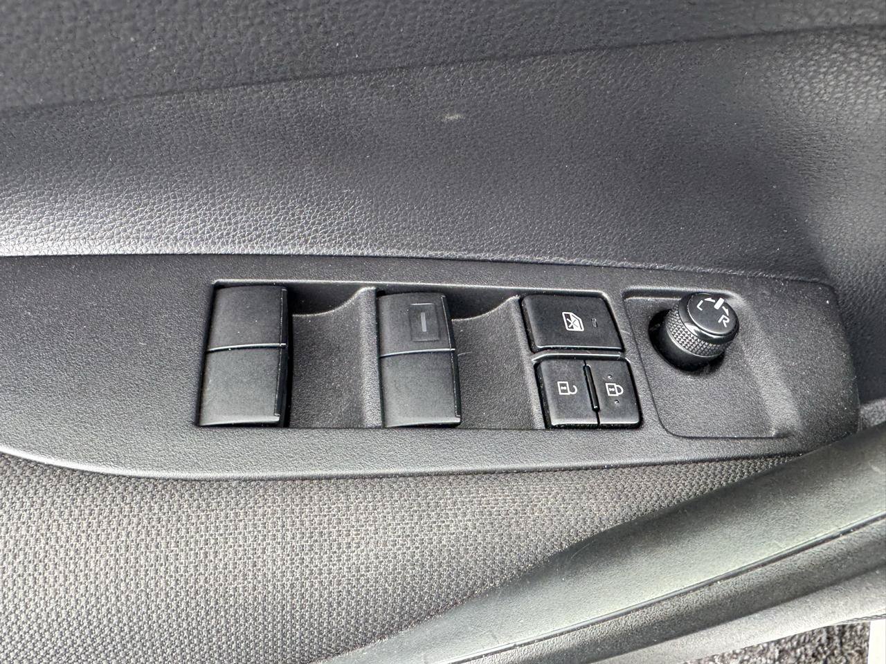 Used 2023 Toyota Corolla LE w/ LE Convenience Package FWD image 30