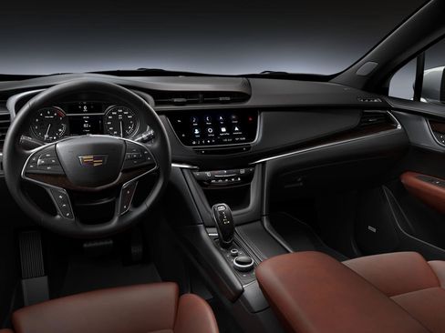 New 2025 Cadillac XT5 Premium Luxury w/ LPO, Floor Liner Package image 32