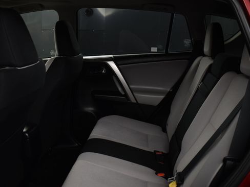 Used 2018 Toyota RAV4 XLE image 18