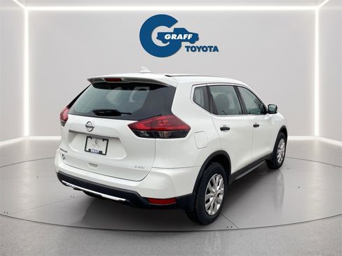 Used 2019 Nissan Rogue S image 16